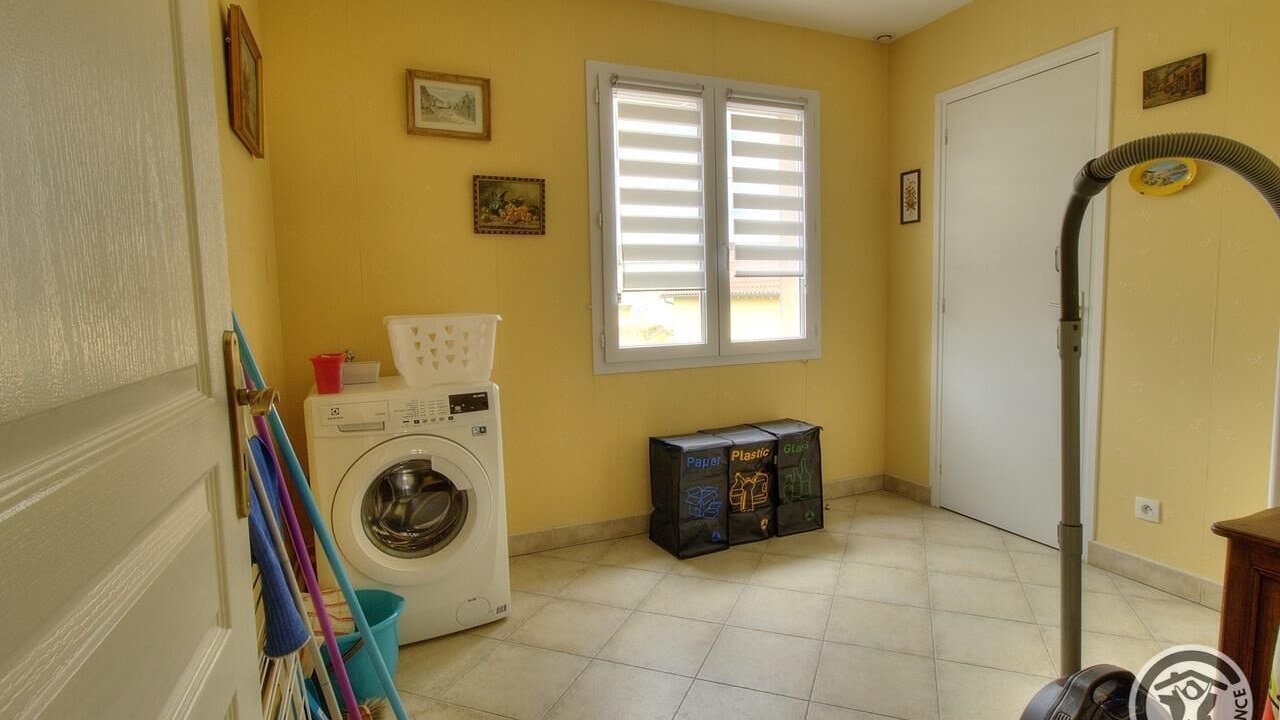 Photo of Others in Cercie