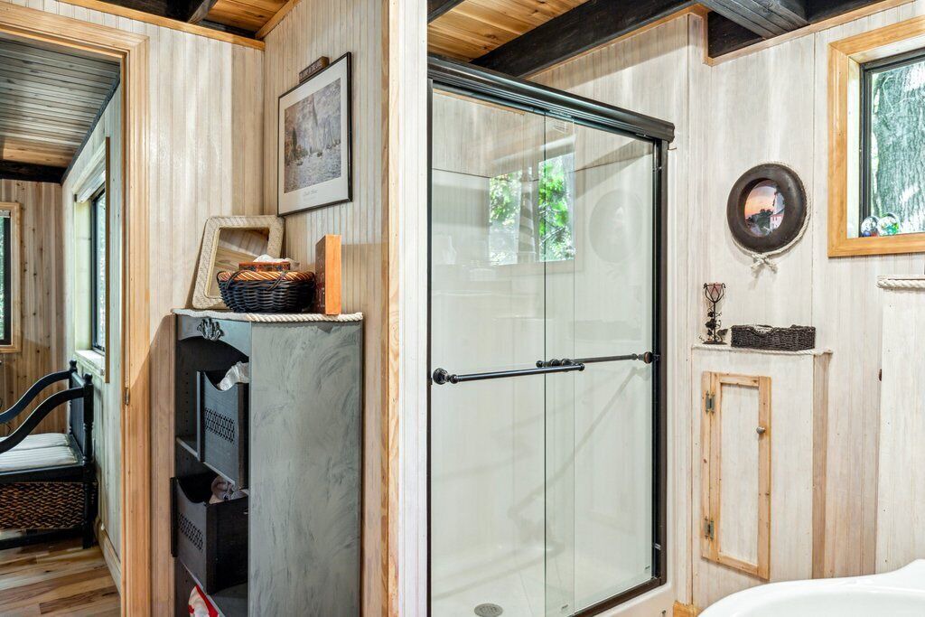 Photo of Bathroom in Innsbrook