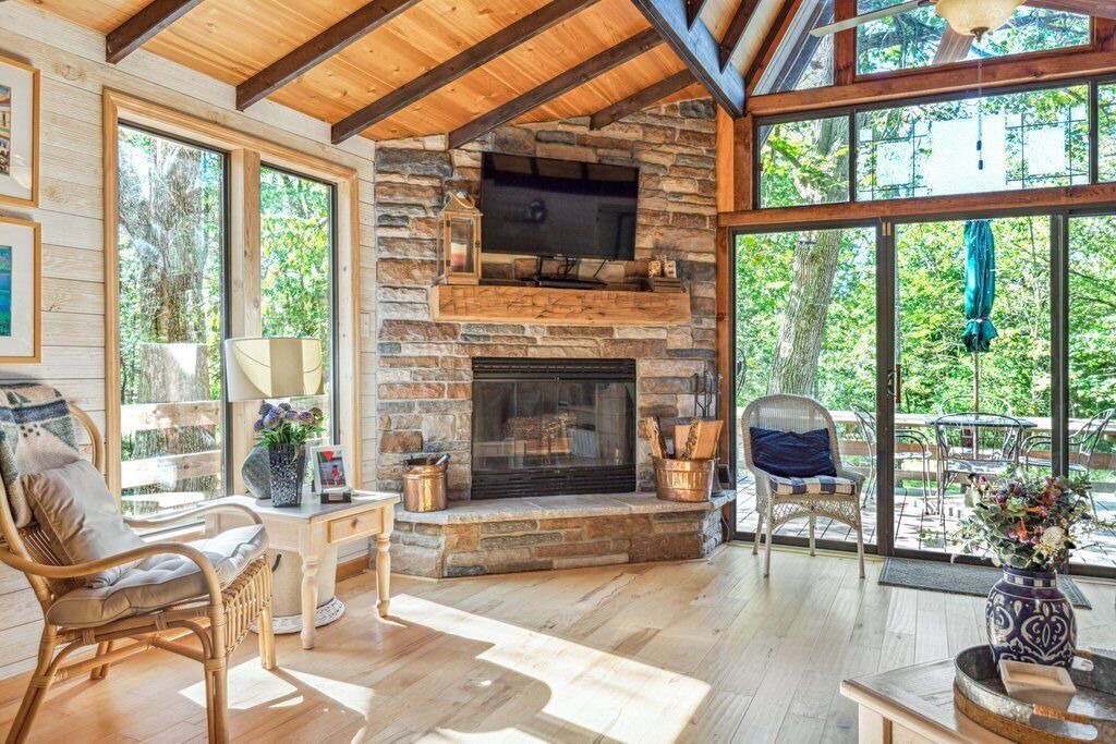 Photo of Livingroom in Innsbrook