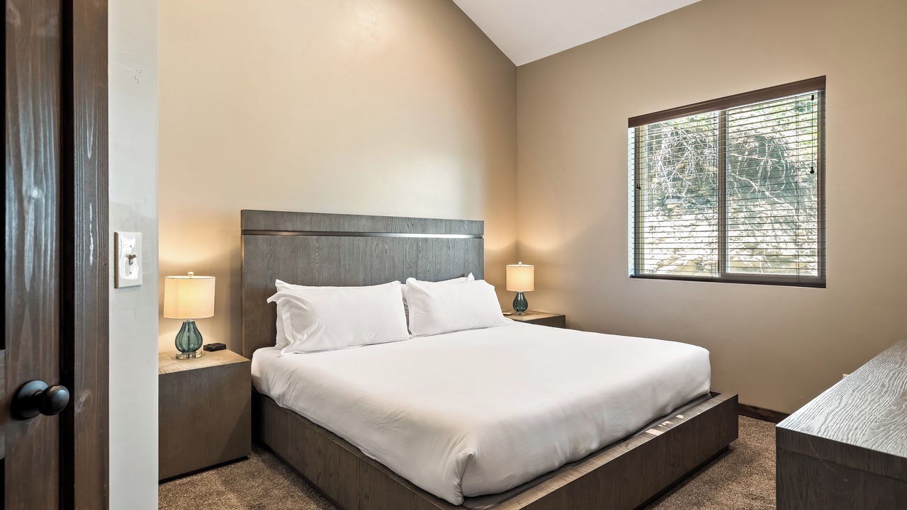 Photo of Bedroom in Summit Park