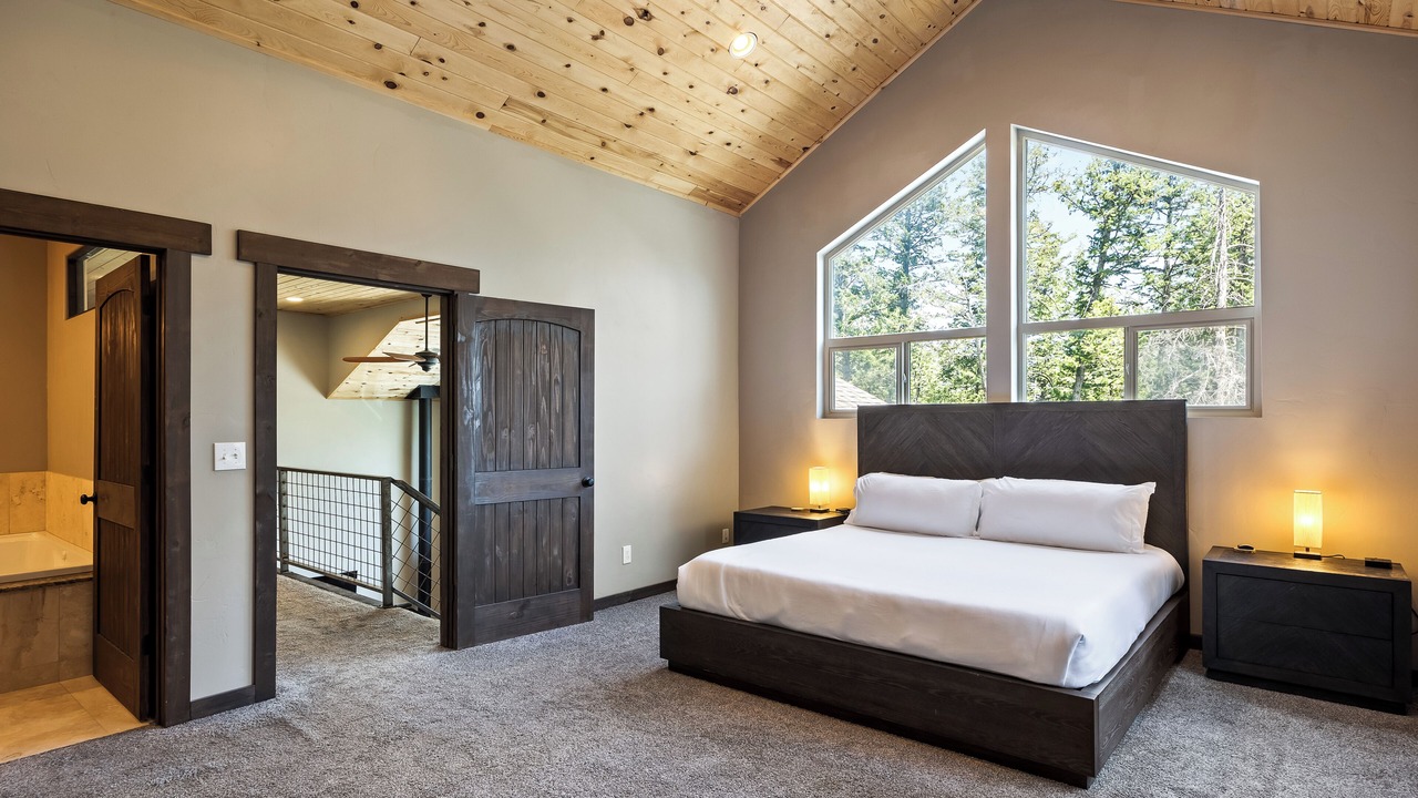 Photo of Bedroom in Summit Park