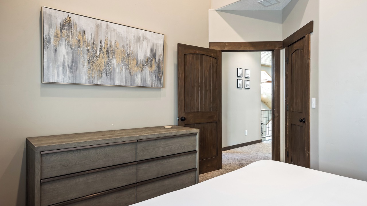Photo of Bedroom in Summit Park