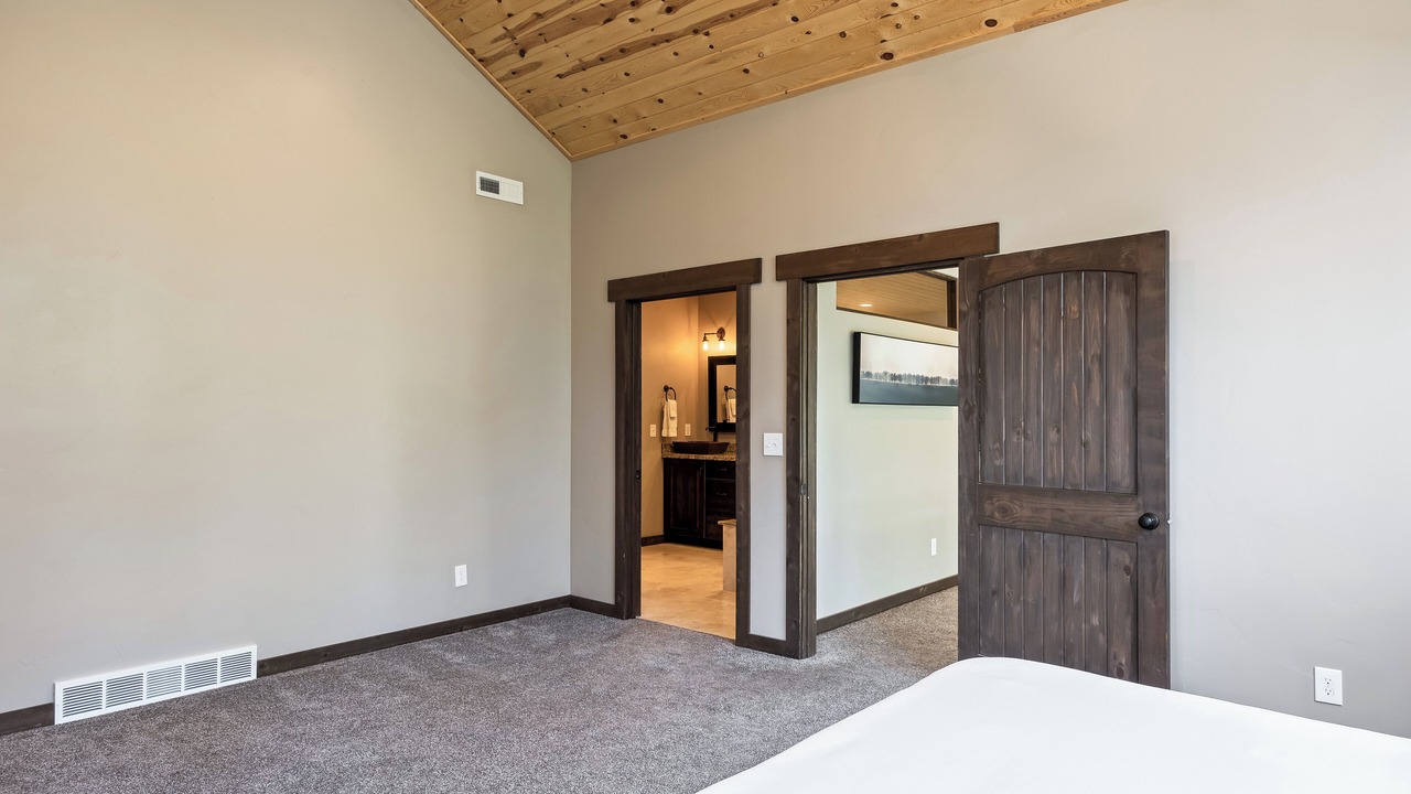 Photo of Bedroom in Summit Park