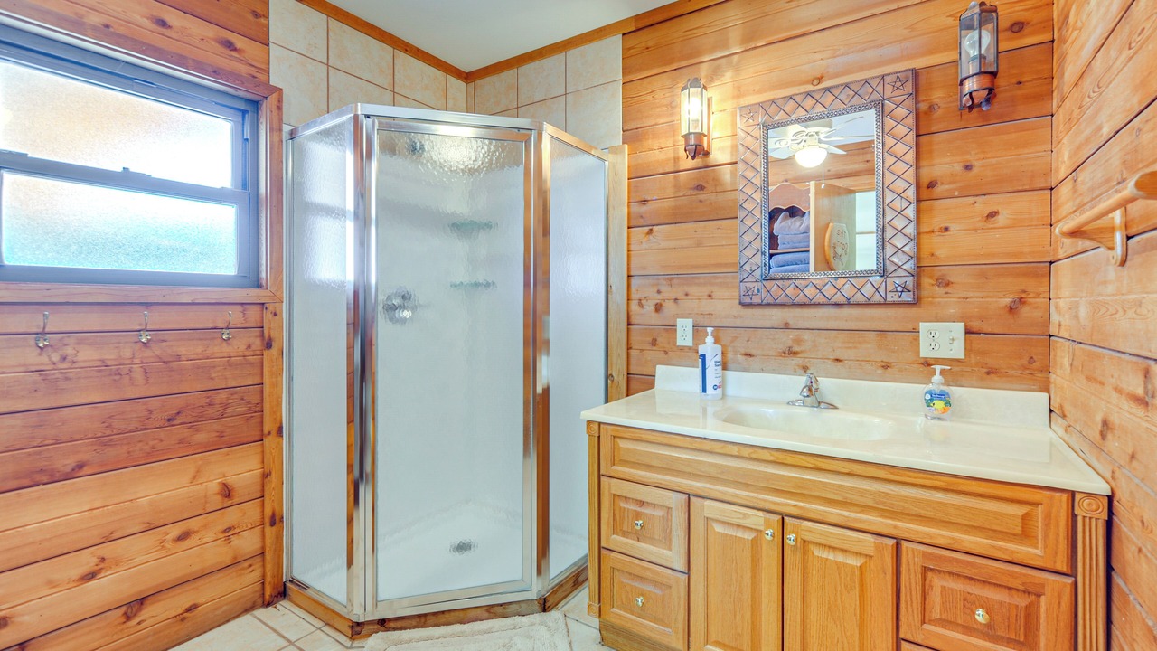 Photo of Bathroom in Brady