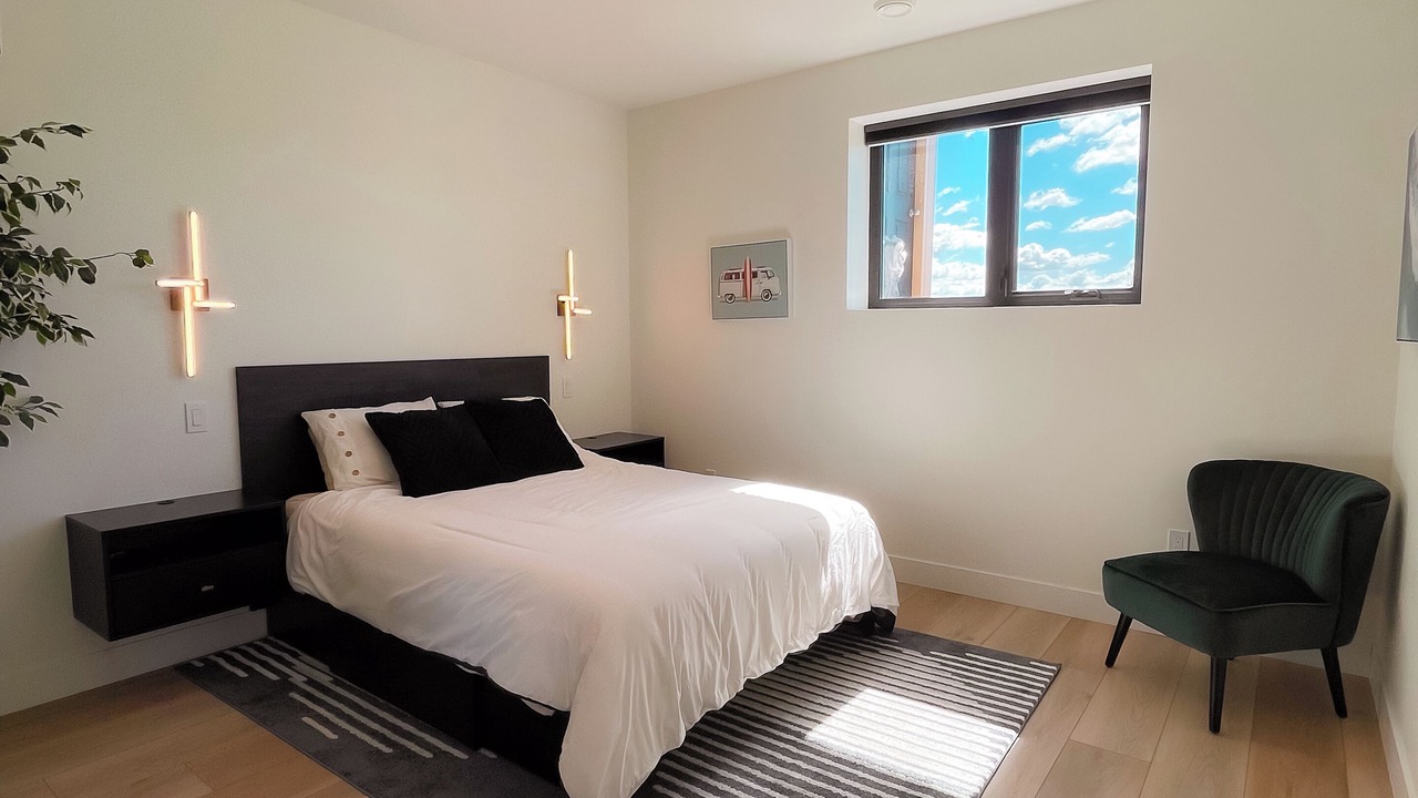 Photo of Bedroom in White City