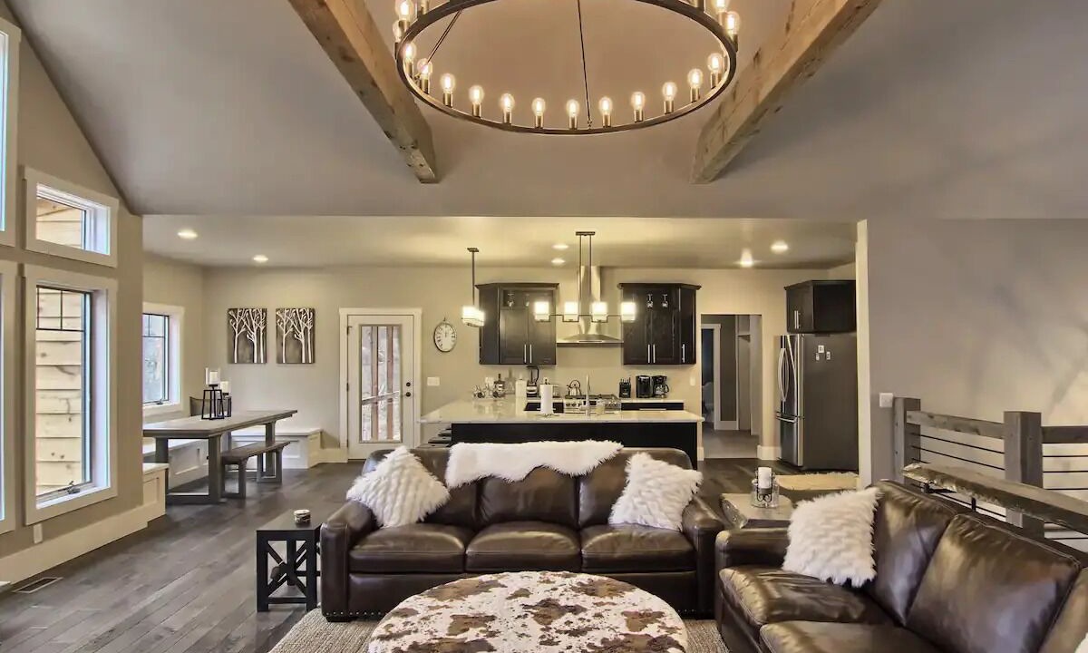 Photo of Livingroom in Boyne City