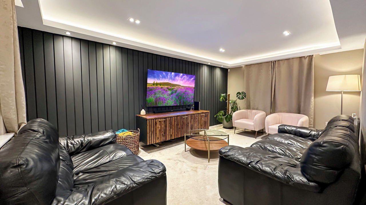 Photo of Livingroom in Catcliffe