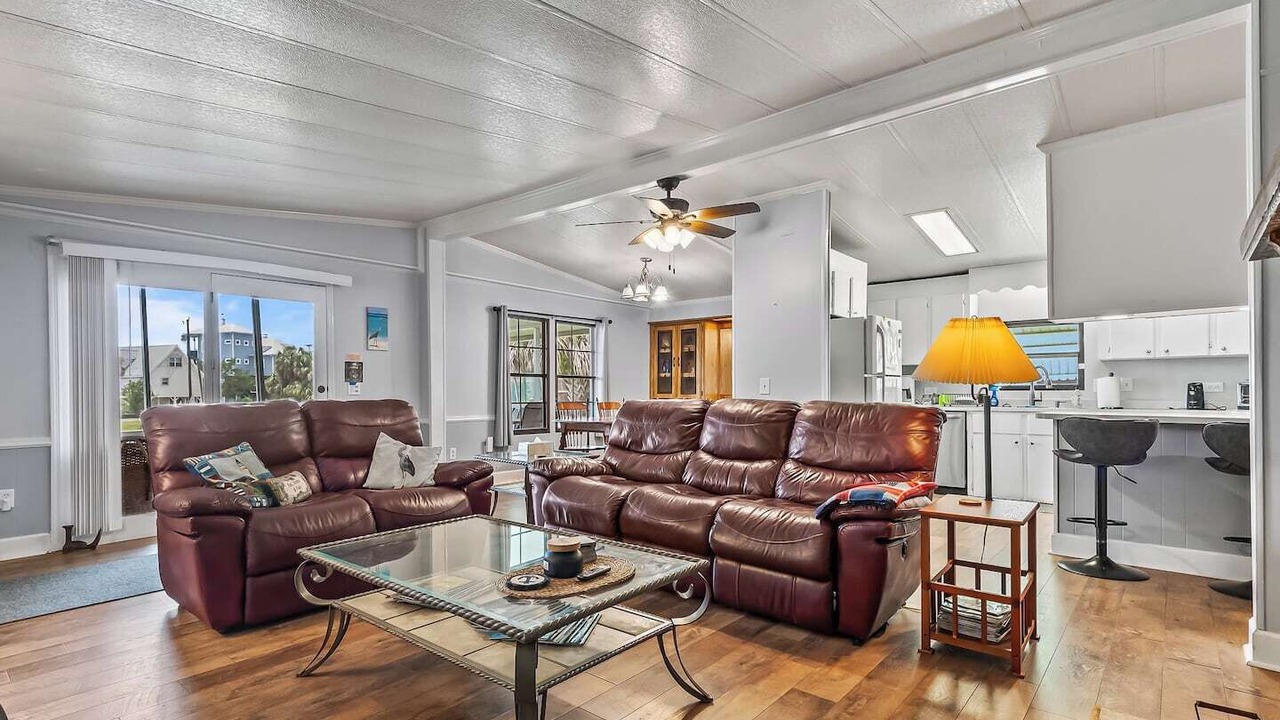 Photo of Livingroom in Crawfordville