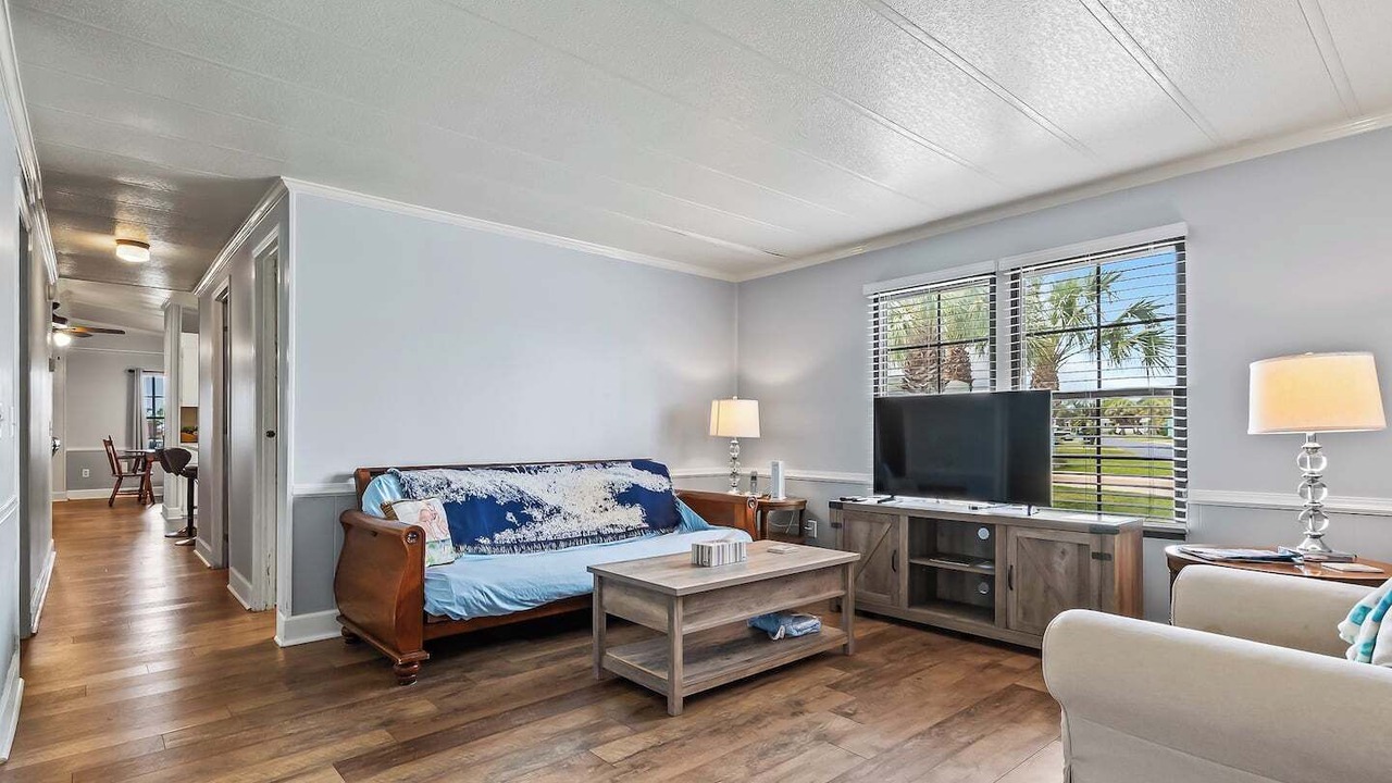 Photo of Livingroom in Crawfordville