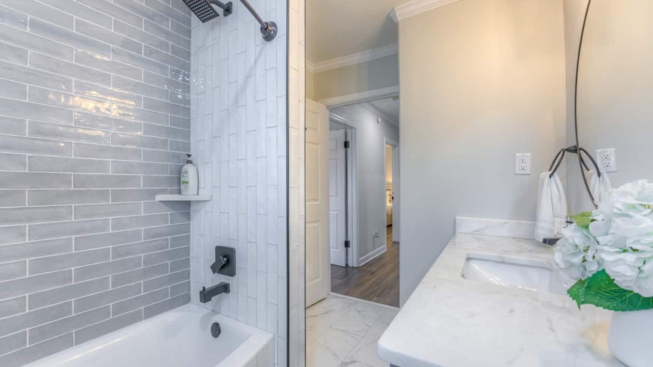 Photo of Bathroom in East Memphis