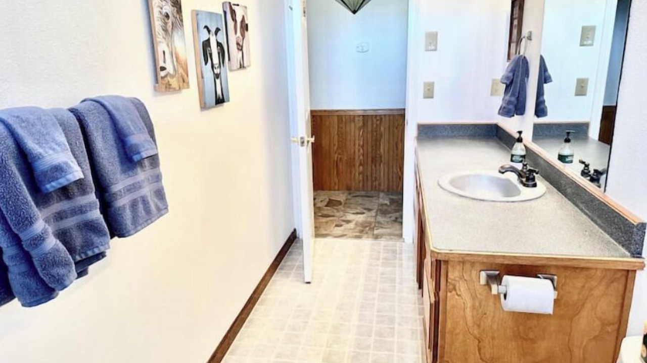 Photo of Bathroom in Eagle Point