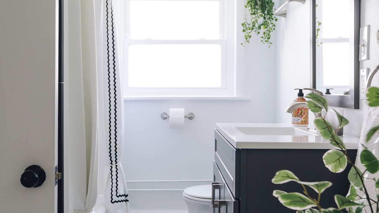 Photo of Bathroom in Irving Park East