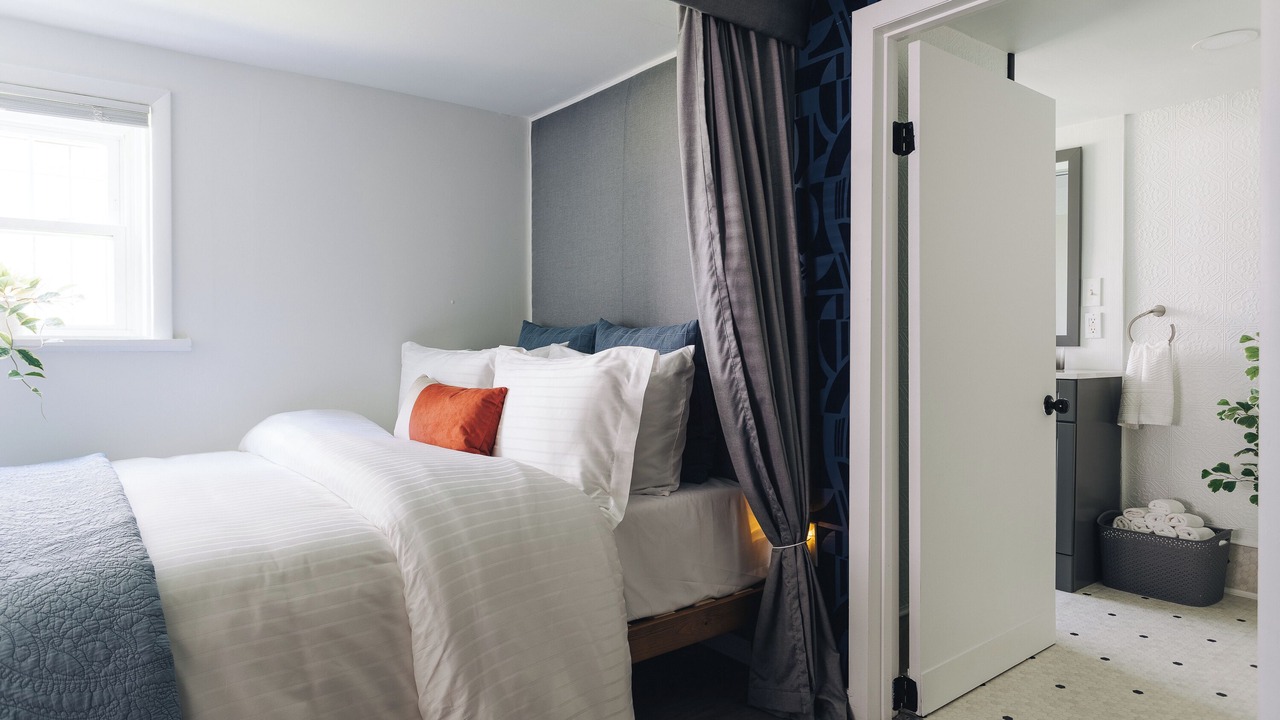 Photo of Bedroom in Irving Park East