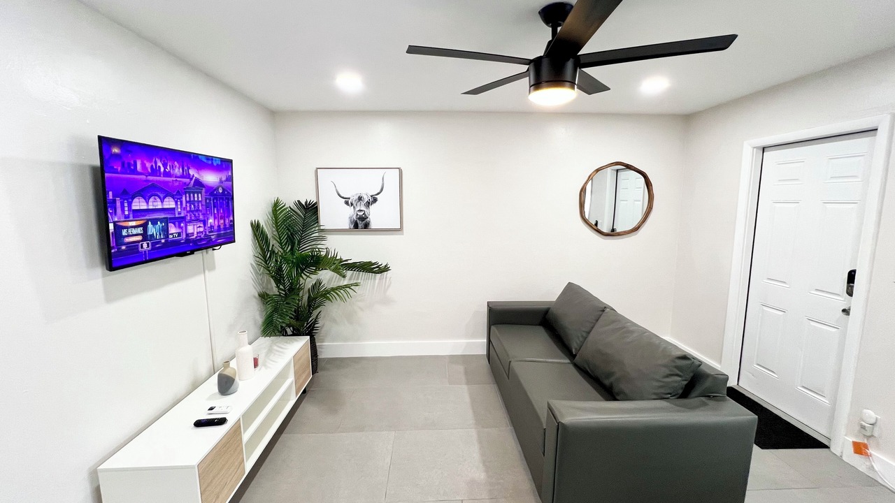 Photo of Livingroom in Lake Ridge
