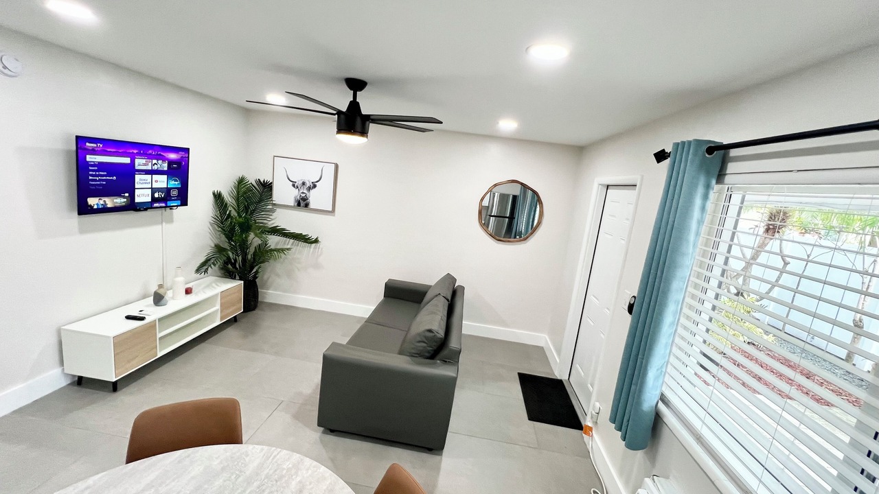 Photo of Livingroom in Lake Ridge