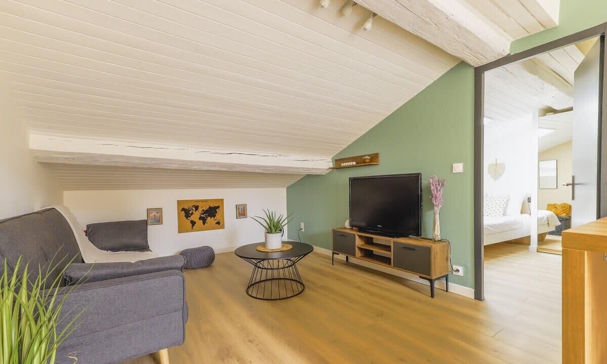 Photo of Livingroom in Arnaud Bernard