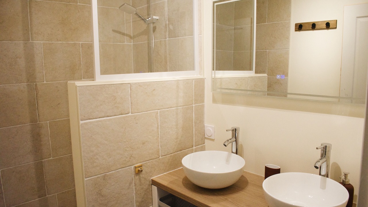 Photo of Bathroom in Cote Ouest Ormeaux