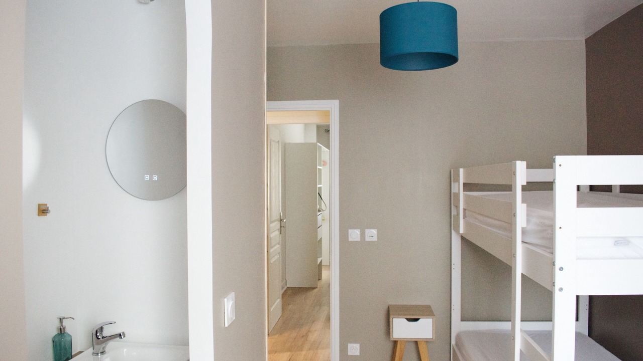 Photo of Bedroom in Cote Ouest Ormeaux