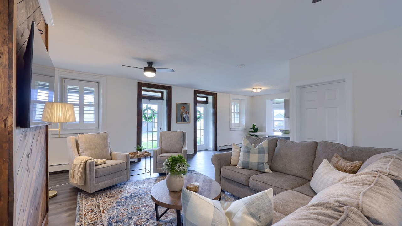 Photo of Livingroom in Uniontown