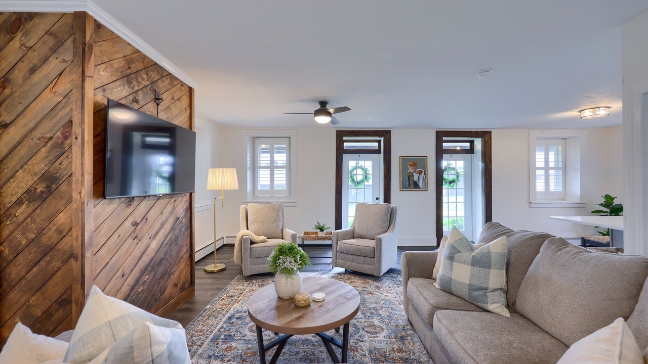Photo of Livingroom in Uniontown