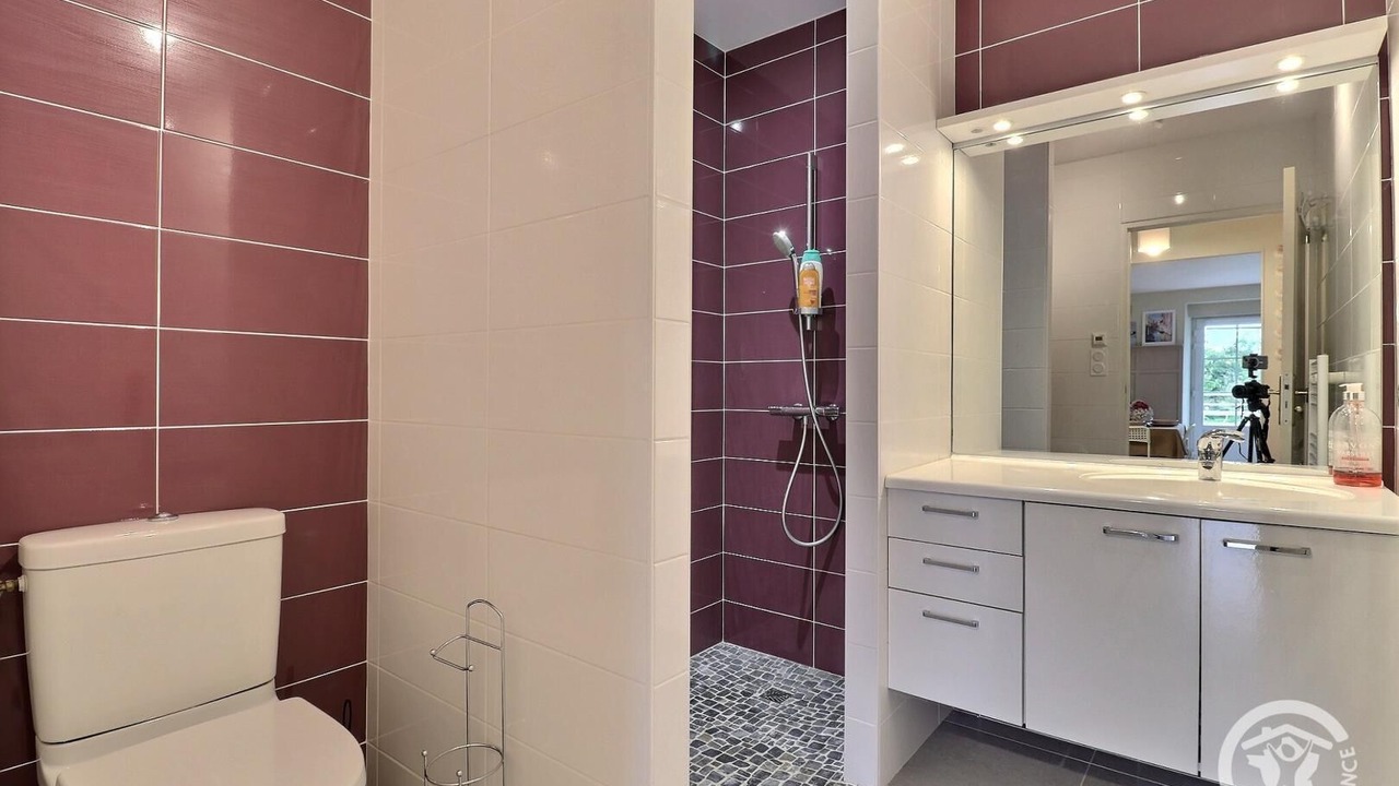 Photo of Bathroom in Feins