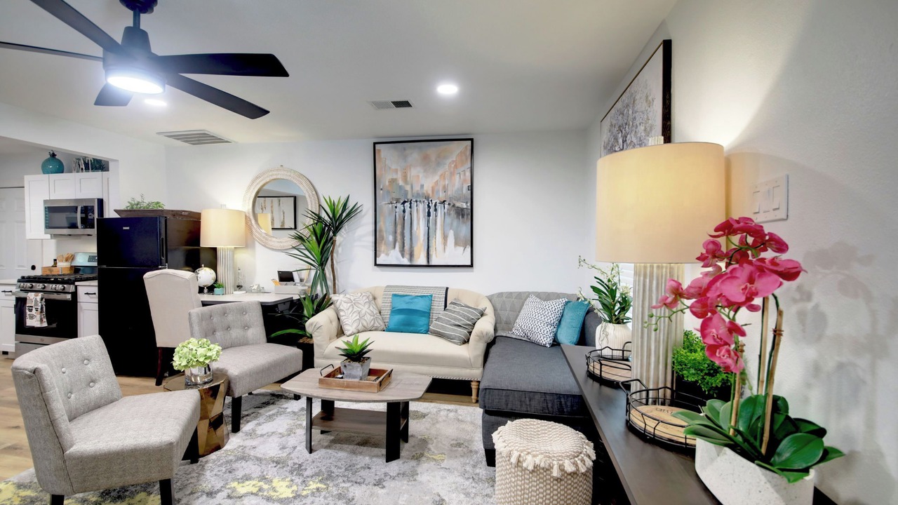 Photo of Livingroom in Dawson