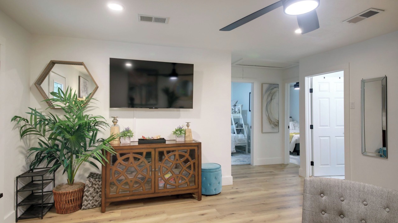 Photo of Livingroom in Dawson