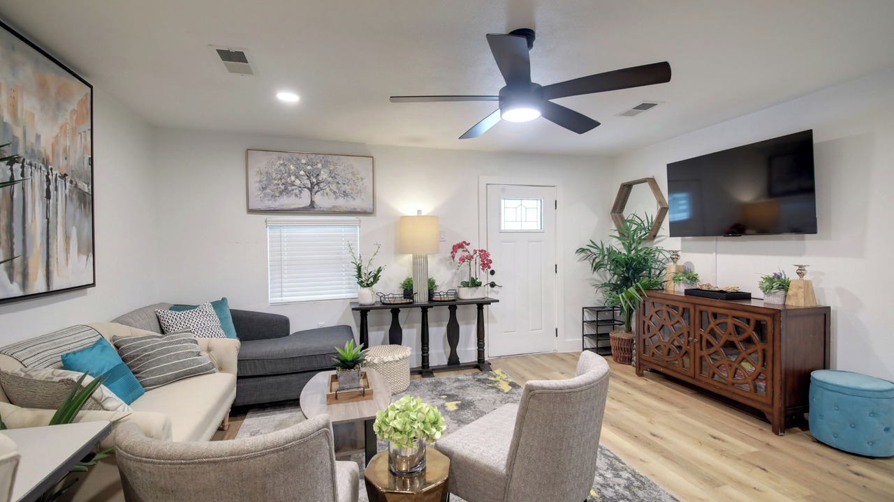 Photo of Livingroom in Dawson