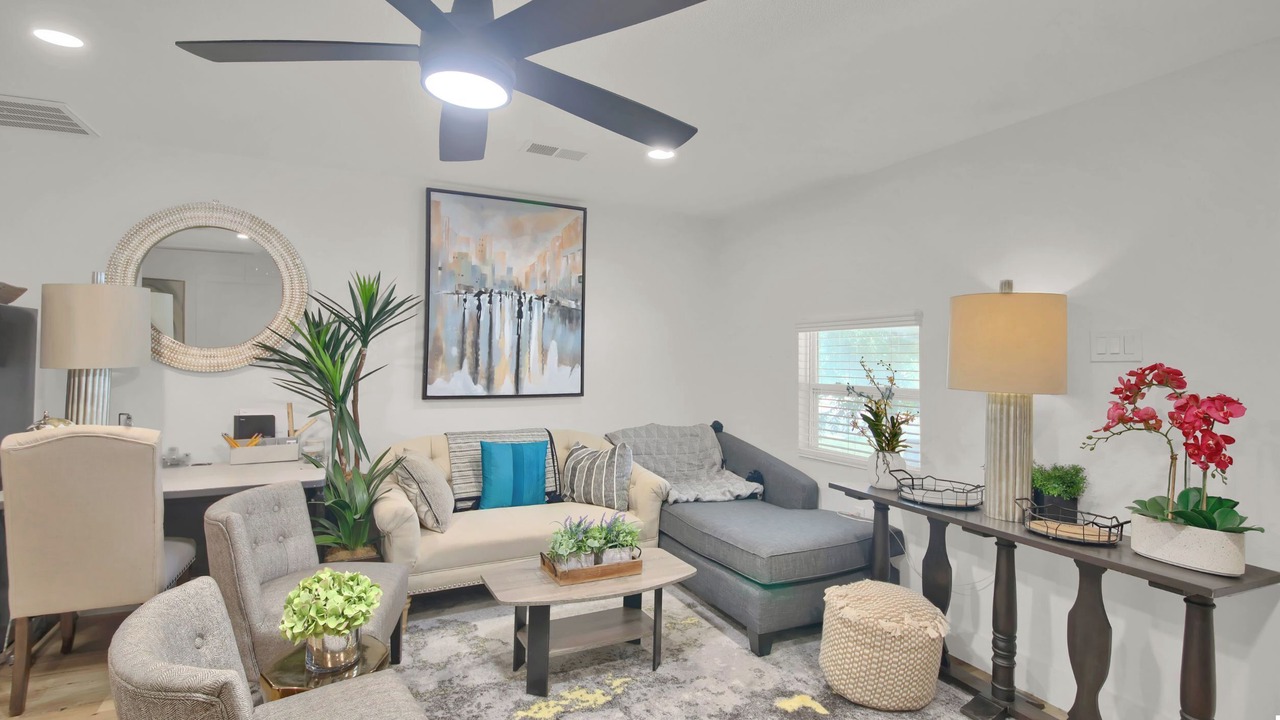 Photo of Livingroom in Dawson