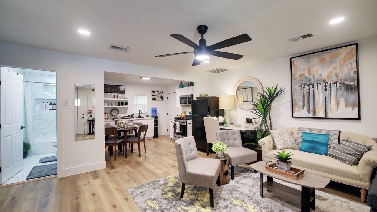 Photo of Livingroom in Dawson