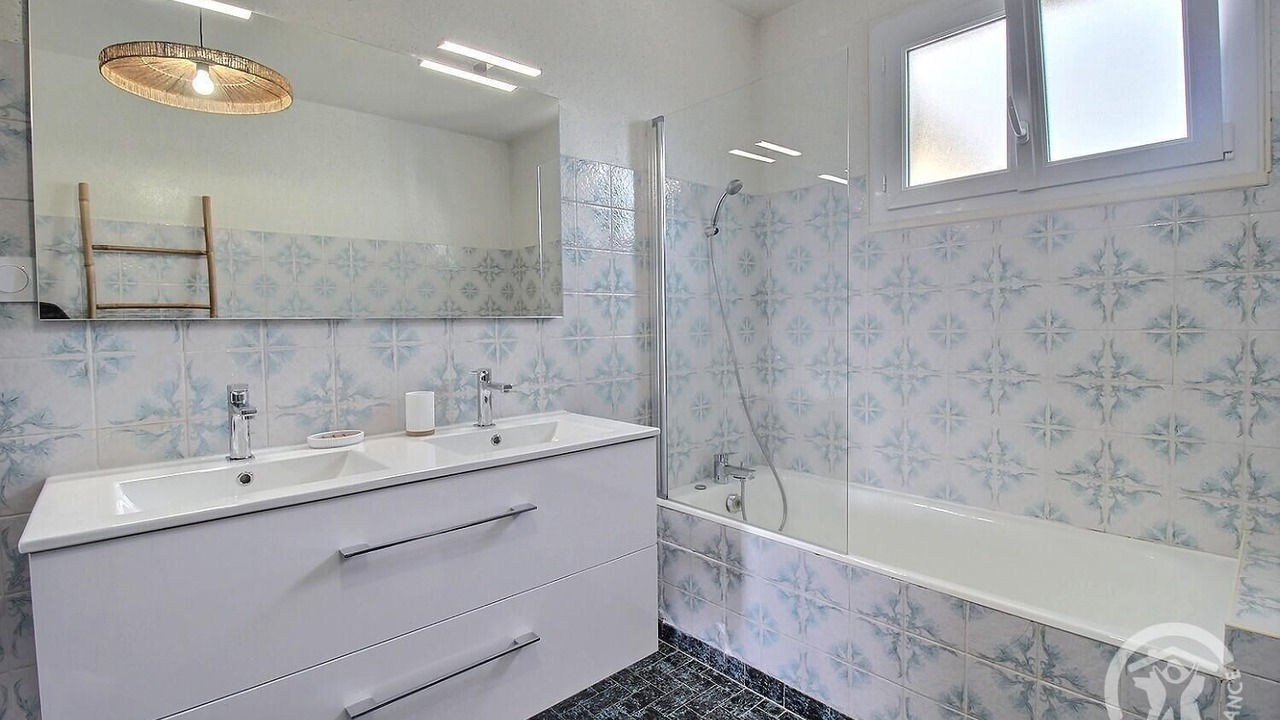 Photo of Bathroom in Planguenoual