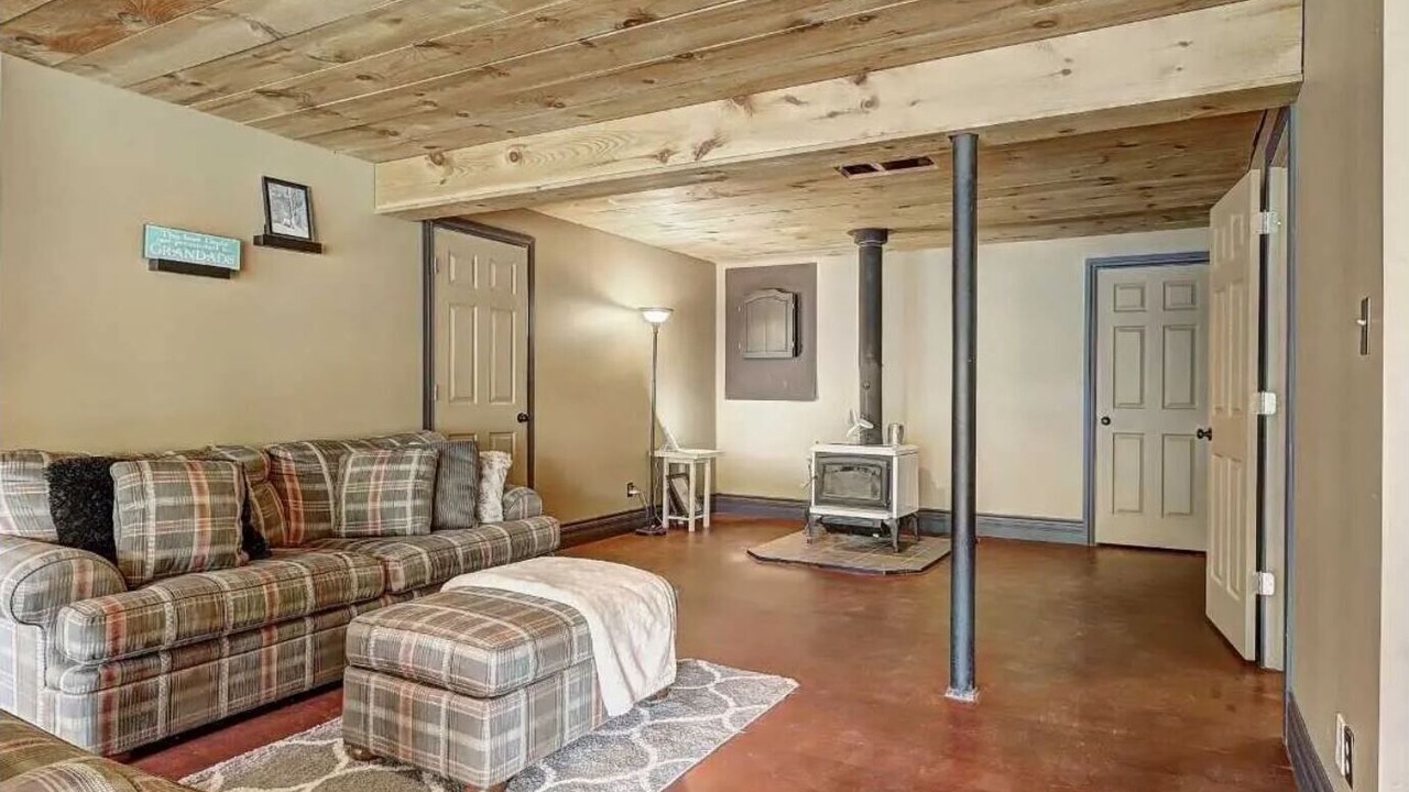Photo of Livingroom in Colborne