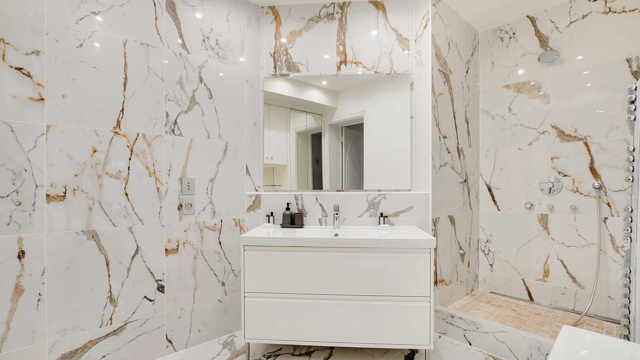 Photo of Bathroom in Porte-Dauphine