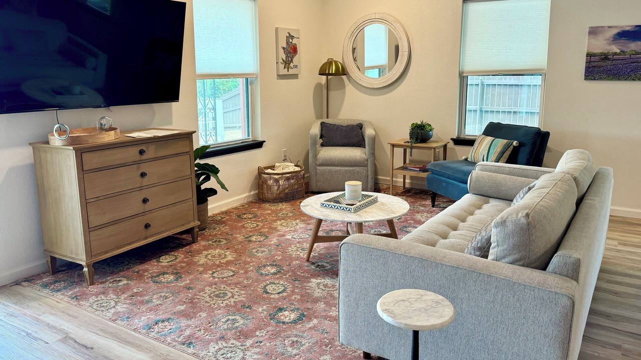 Photo of Livingroom in East Riverside