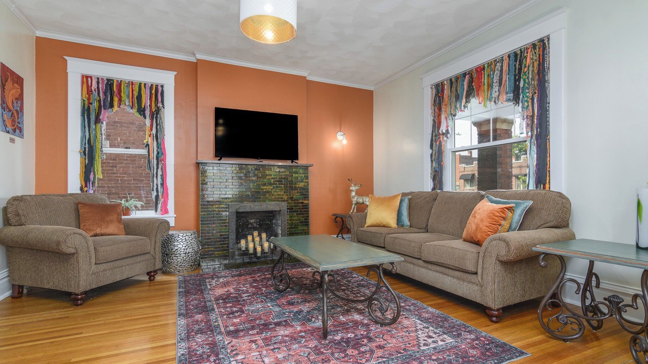 Photo of Livingroom in Jefferson City
