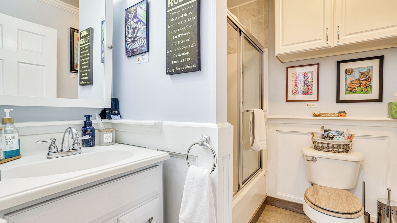 Photo of Bathroom in Scotrun