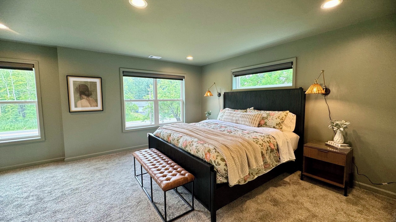 Photo of Bedroom in Crittenden