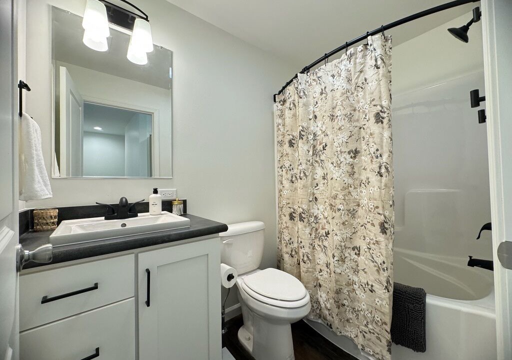 Photo of Bathroom in Crittenden