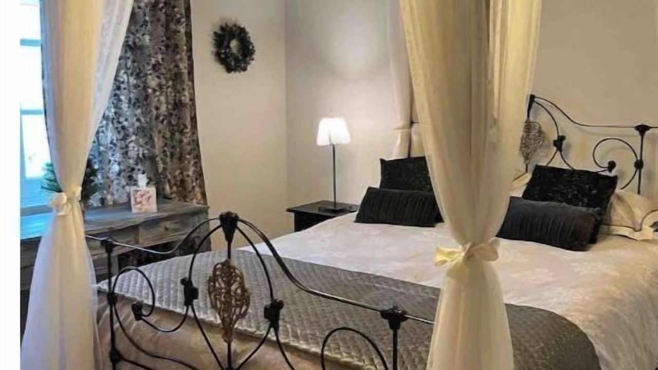 Photo of Bedroom in Fontevraud-l'Abbaye