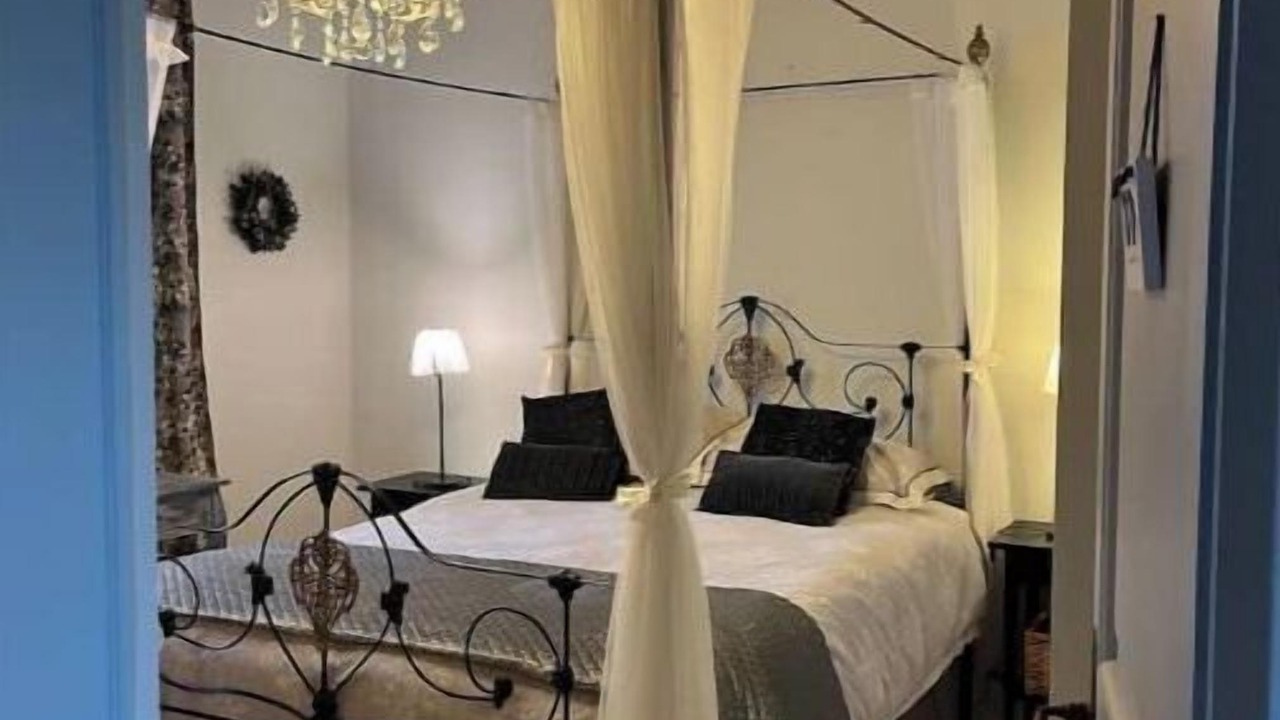 Photo of Bedroom in Fontevraud-l'Abbaye