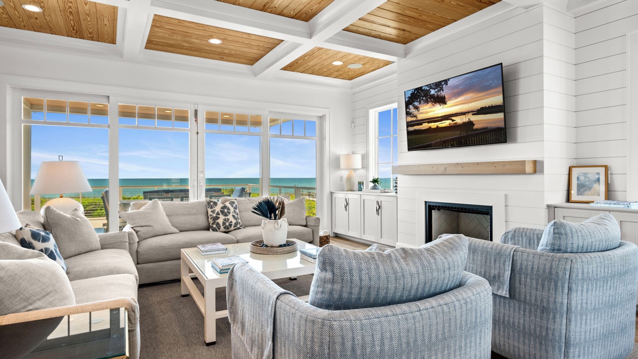 Photo of Livingroom in Pine Knoll Shores