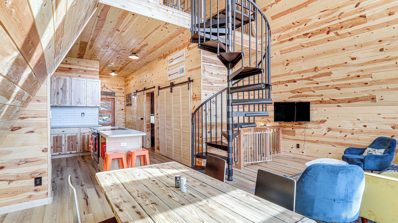 Photo of Others in Hardy