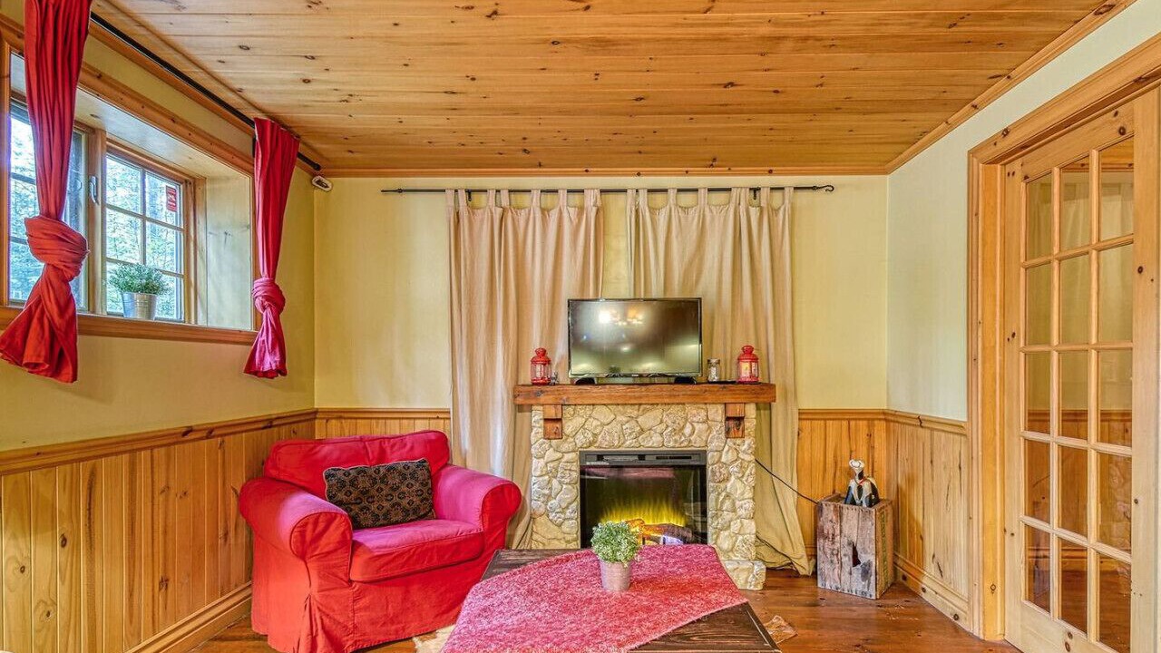 Photo of Livingroom in Saint-Faustin-Lac-Carre