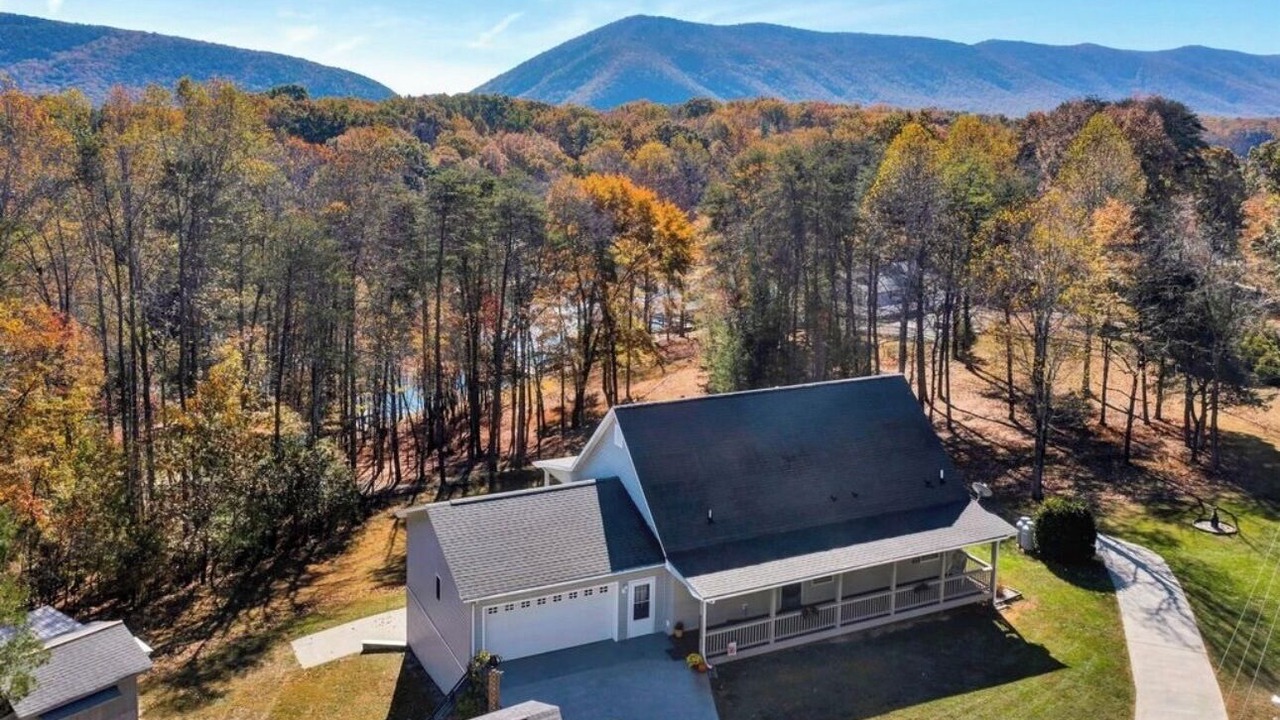 Photo of Outdoor in Smith Mountain Lake