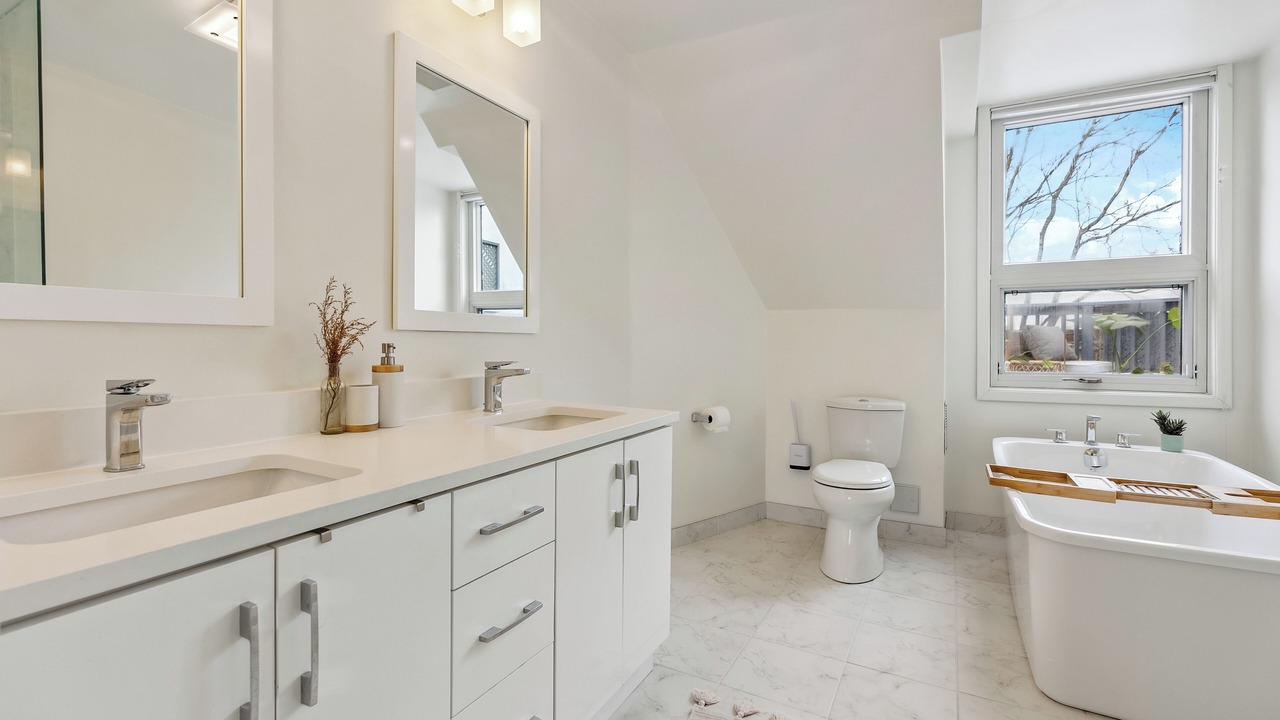 Photo of Bathroom in The Beaches