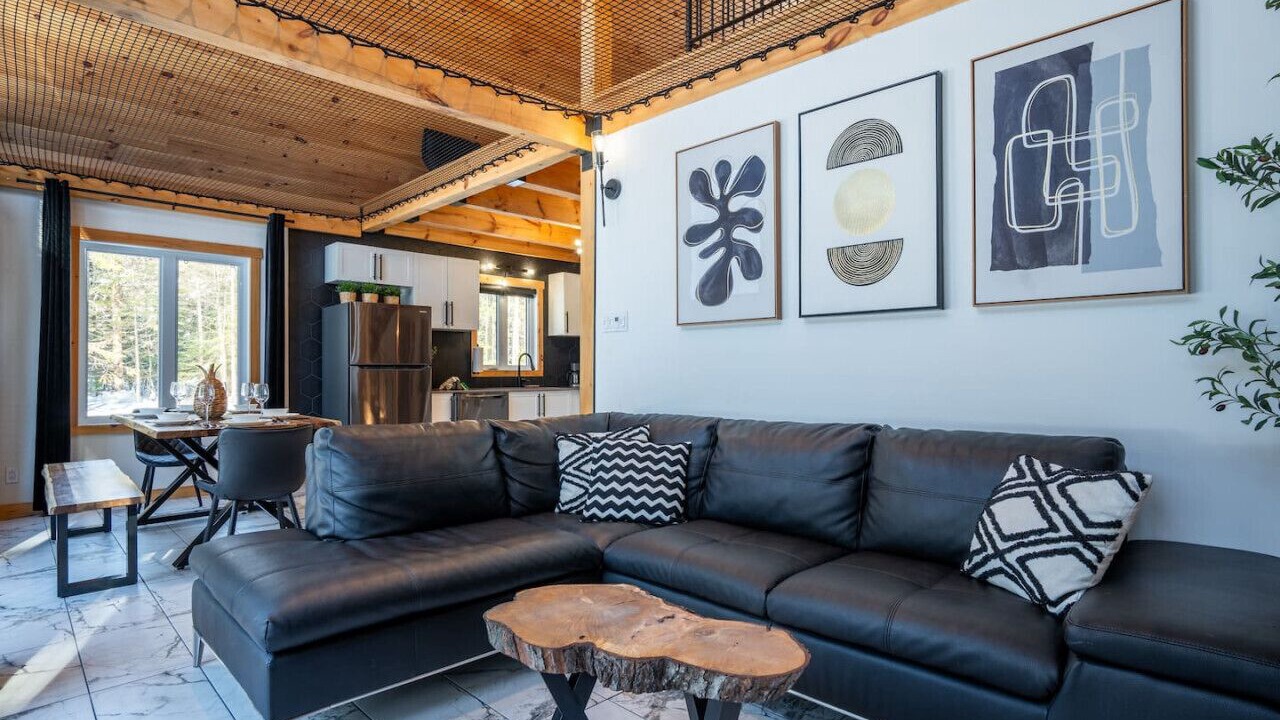 Photo of Livingroom in Sainte-Emelie