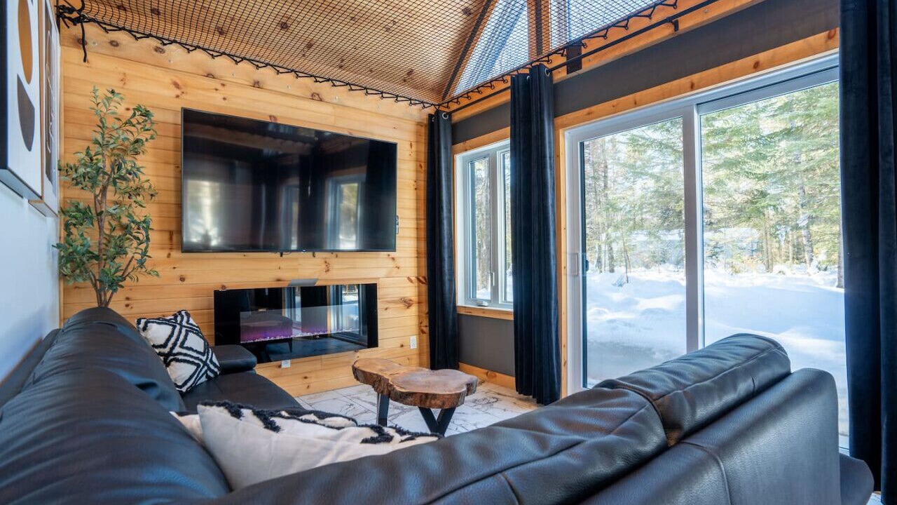 Photo of Livingroom in Sainte-Emelie