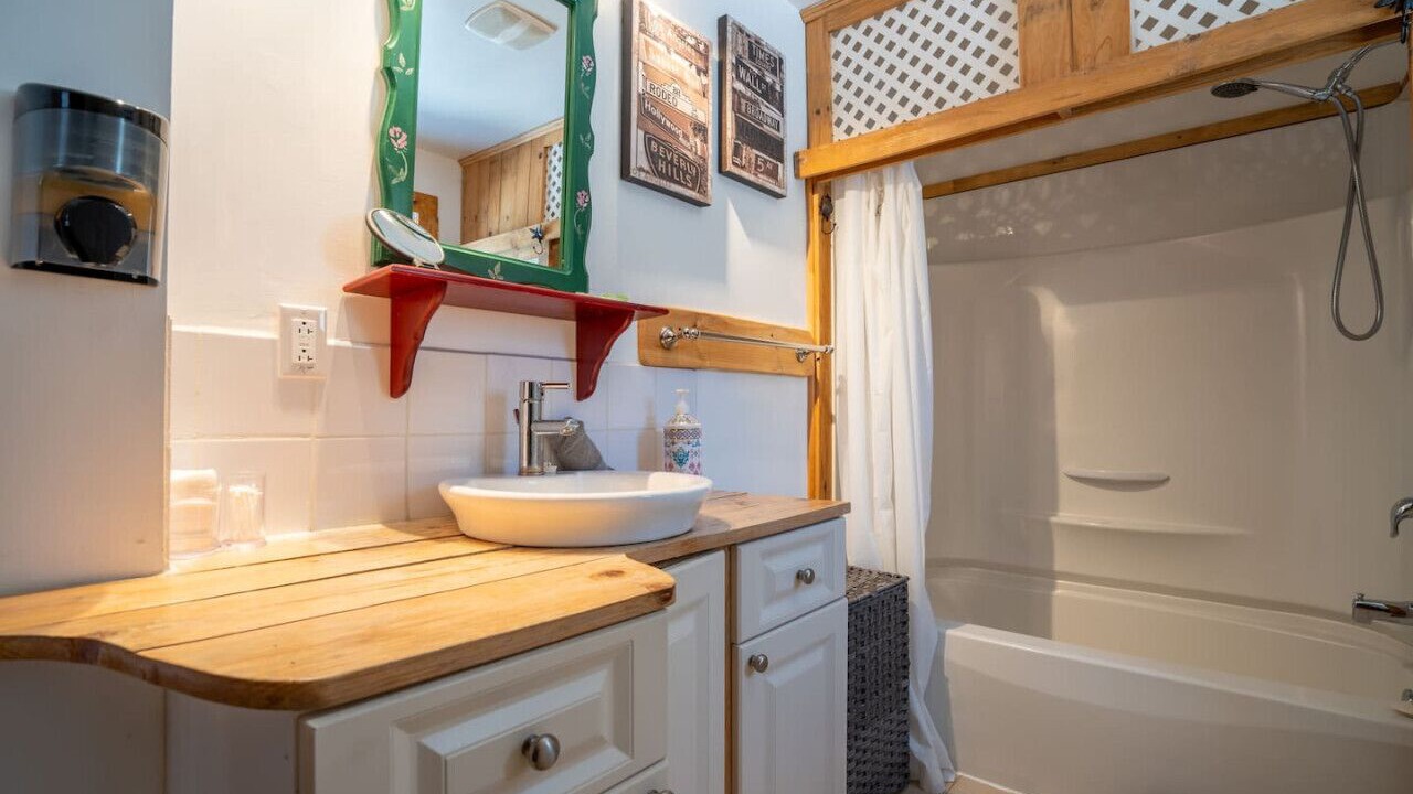 Photo of Bathroom in Sainte-Emelie