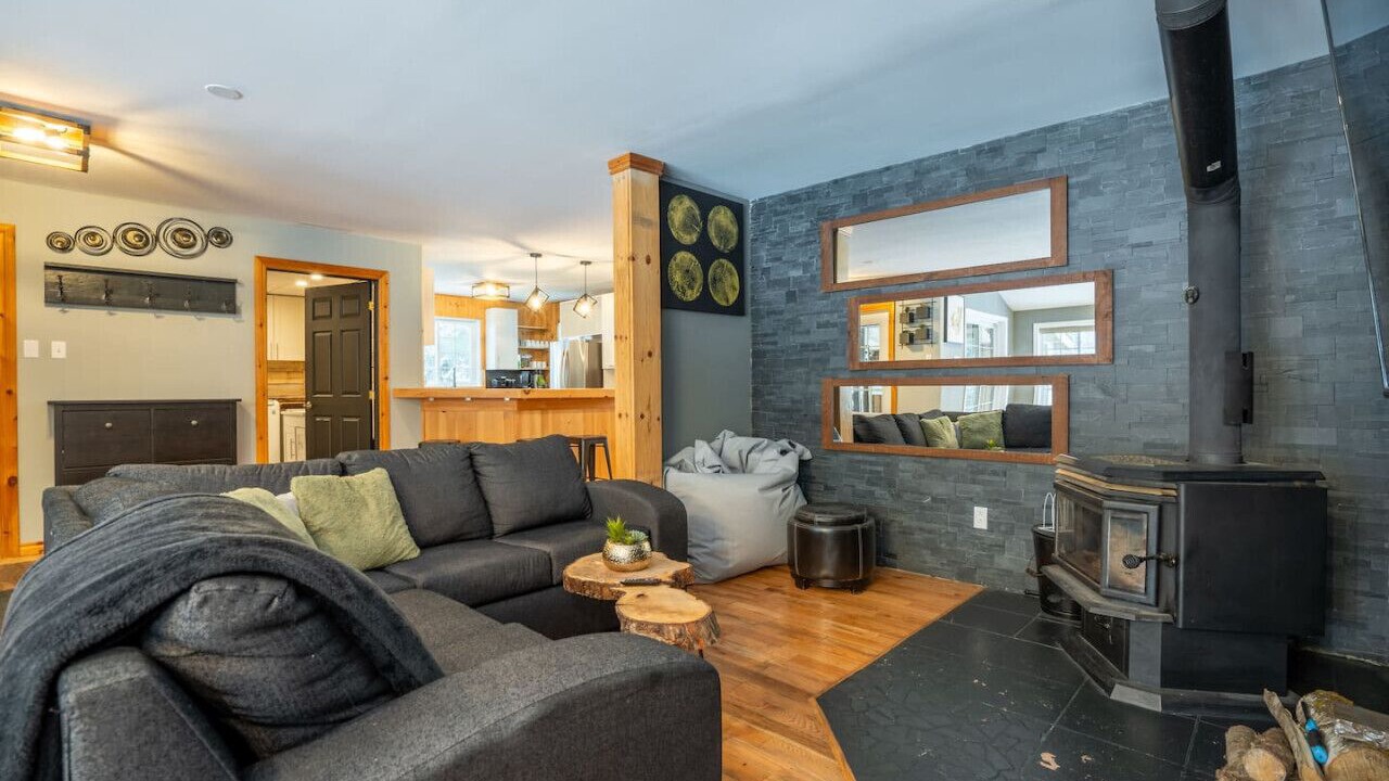 Photo of Livingroom in Sainte-Emelie