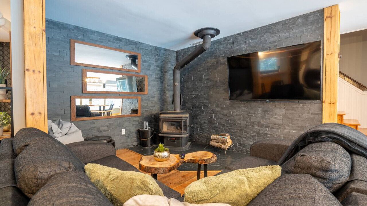 Photo of Livingroom in Sainte-Emelie